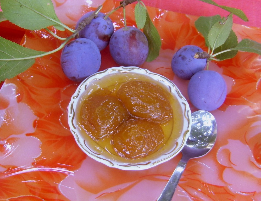 Dulceata de prune decojite