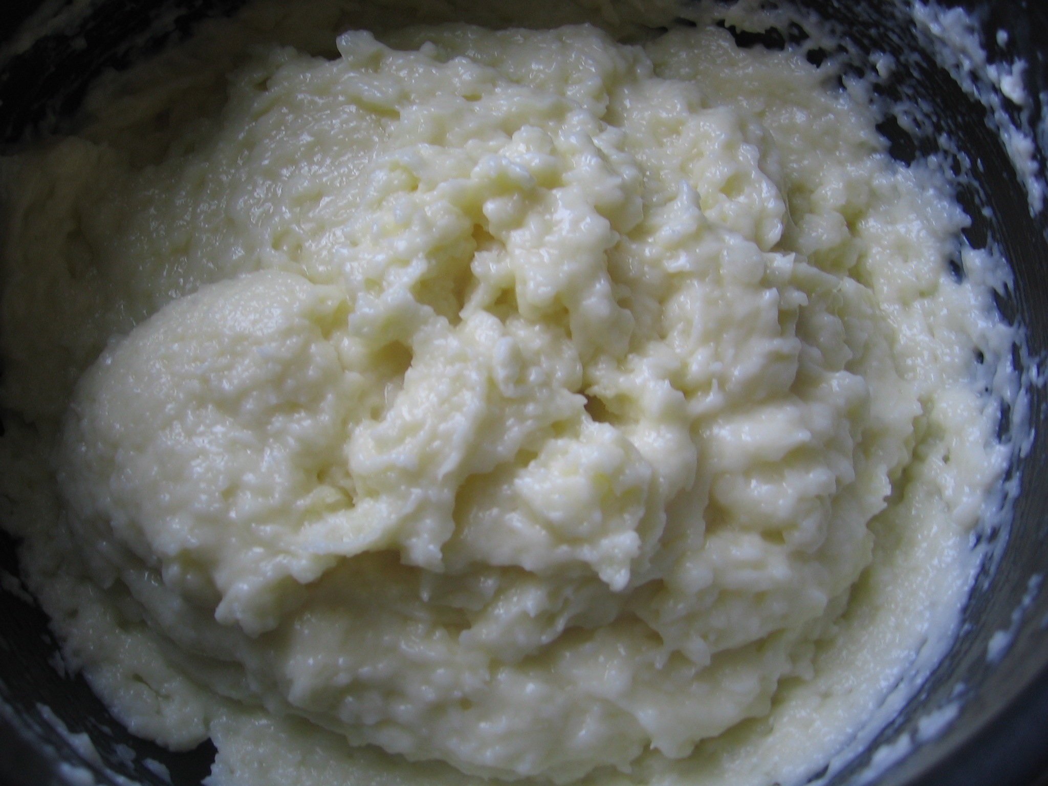 Rulada cu crema de nuca de cocos