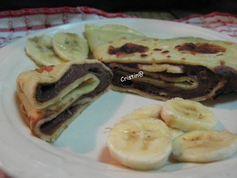 Clatite cu budinca de ciocolata si banane