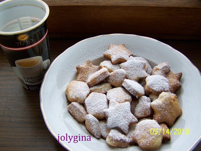 Biscuiti pentru cafea cu coaja de portocale