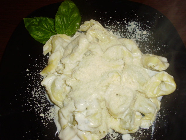 Tortellini cu sos de smantana si gorgonzola