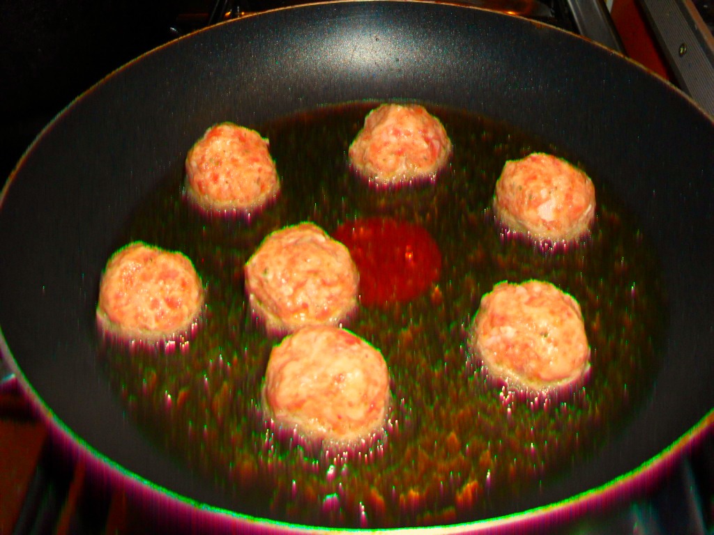 Chiftele marinate in sos de rosii