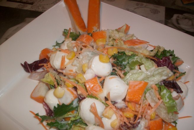 Salata de surimi si mozzarella