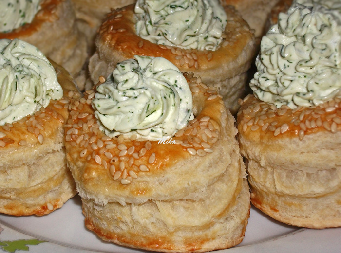 Vol au vent cu crema de branza