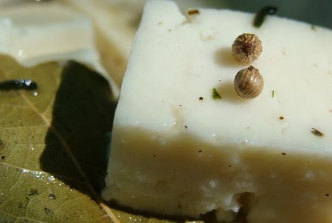 Branza feta marinata