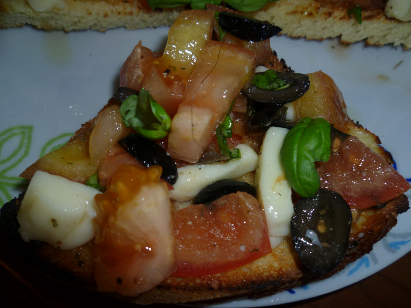 Bruschetta caprese