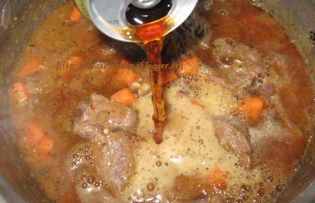 Carne de vita in sos de bere bruna