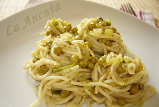 Spaghete cu pesto si mazare