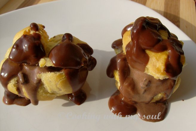 Profiterol cu ciocolata