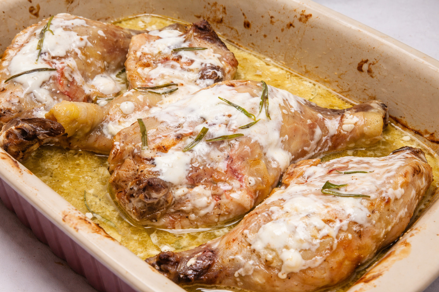 Pulpe de pui cu mustar si smantana