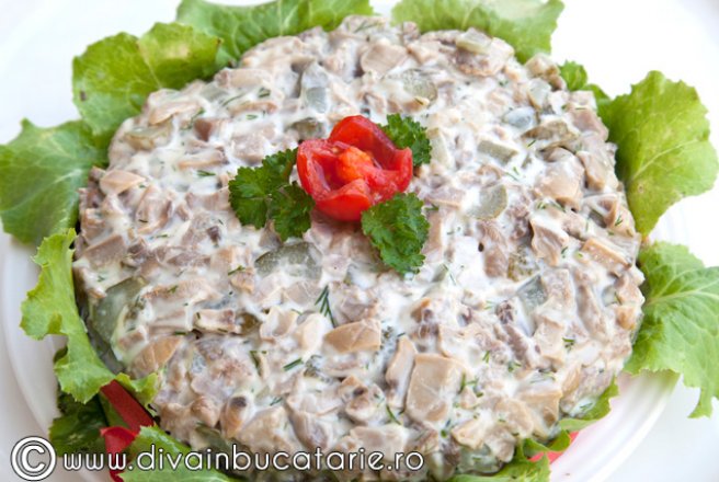 Salata de ciuperci cu limba de porc