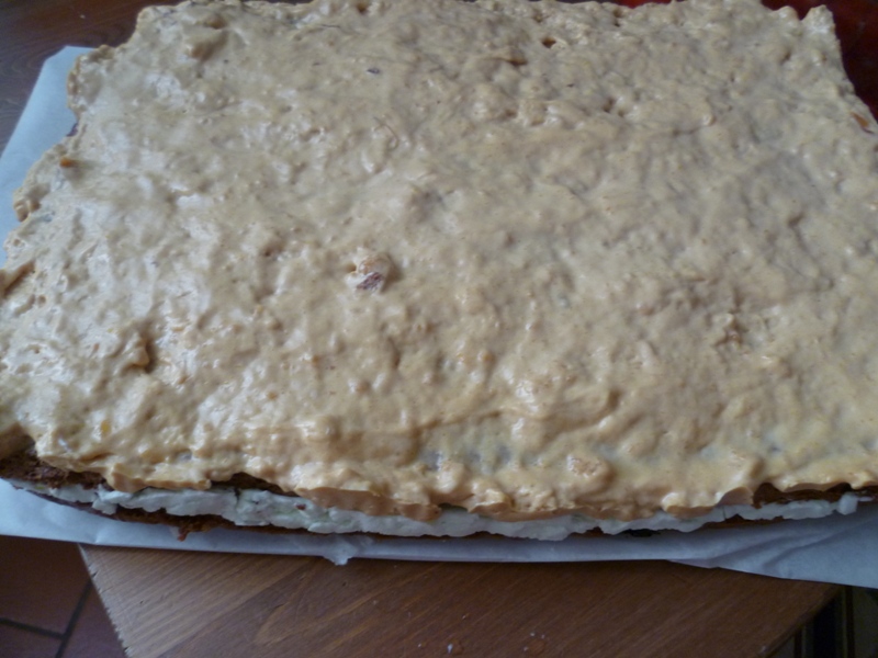 Tort cu crema de lamaie si caramel