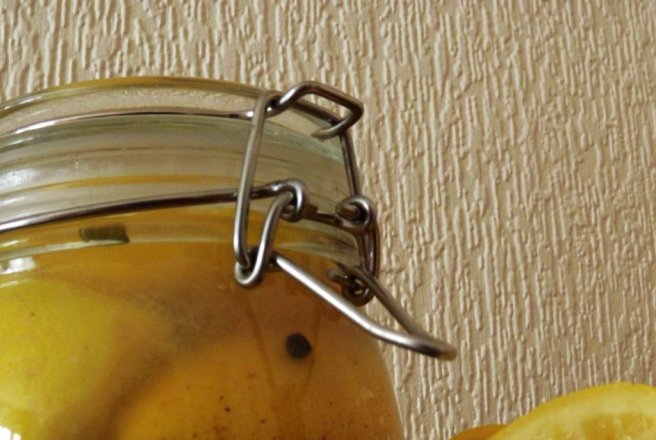 Lamai conservate (preserved lemons)