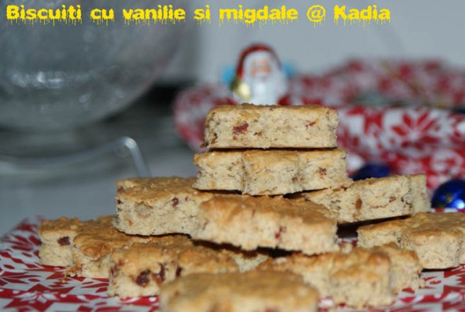 Biscuiti cu migdale si vanilie