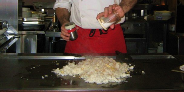 Orez prajit cu ou – varianta in stilul teppanyaki