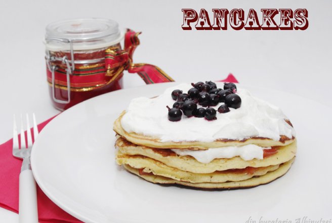 Pancakes cu frisca si peltea