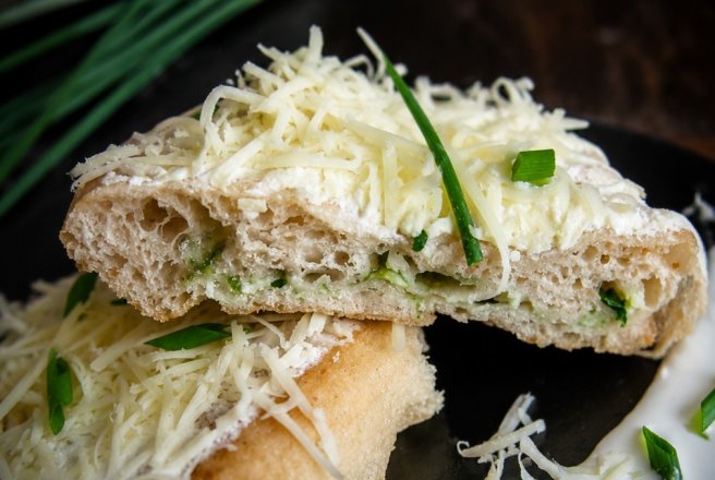 Placinte cu branza sarata si ceapa verde