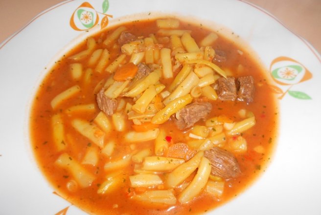 Mancarica de fasole pastai cu carne de manzat