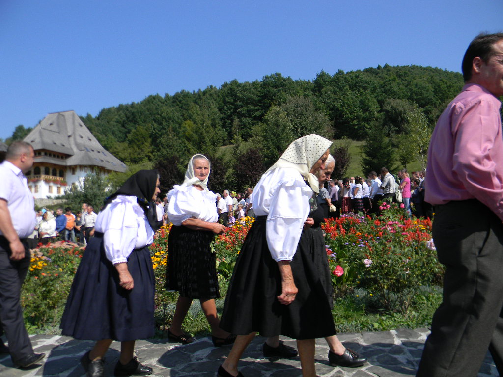 Maramures plai cu flori  - Manastirea Barsana