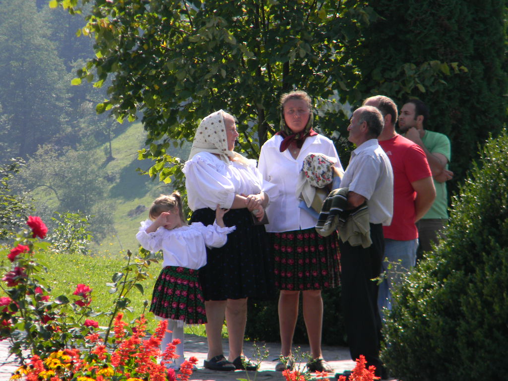 Maramures plai cu flori  - Manastirea Barsana