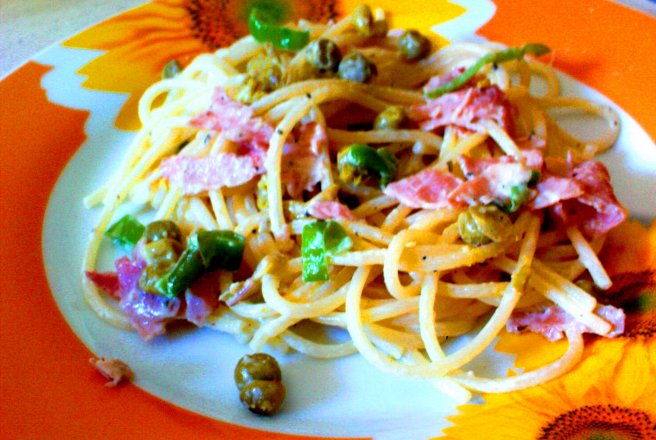 Spaghetti cu mazare si prosciutto cotto