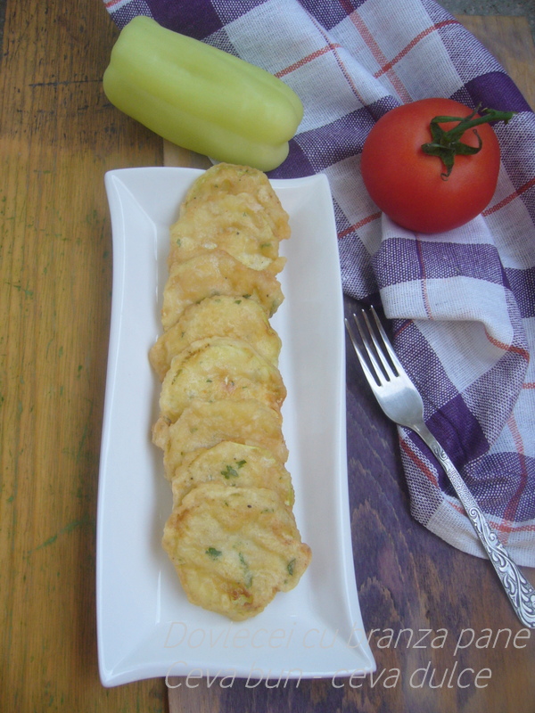 Dovlecei cu branza pane