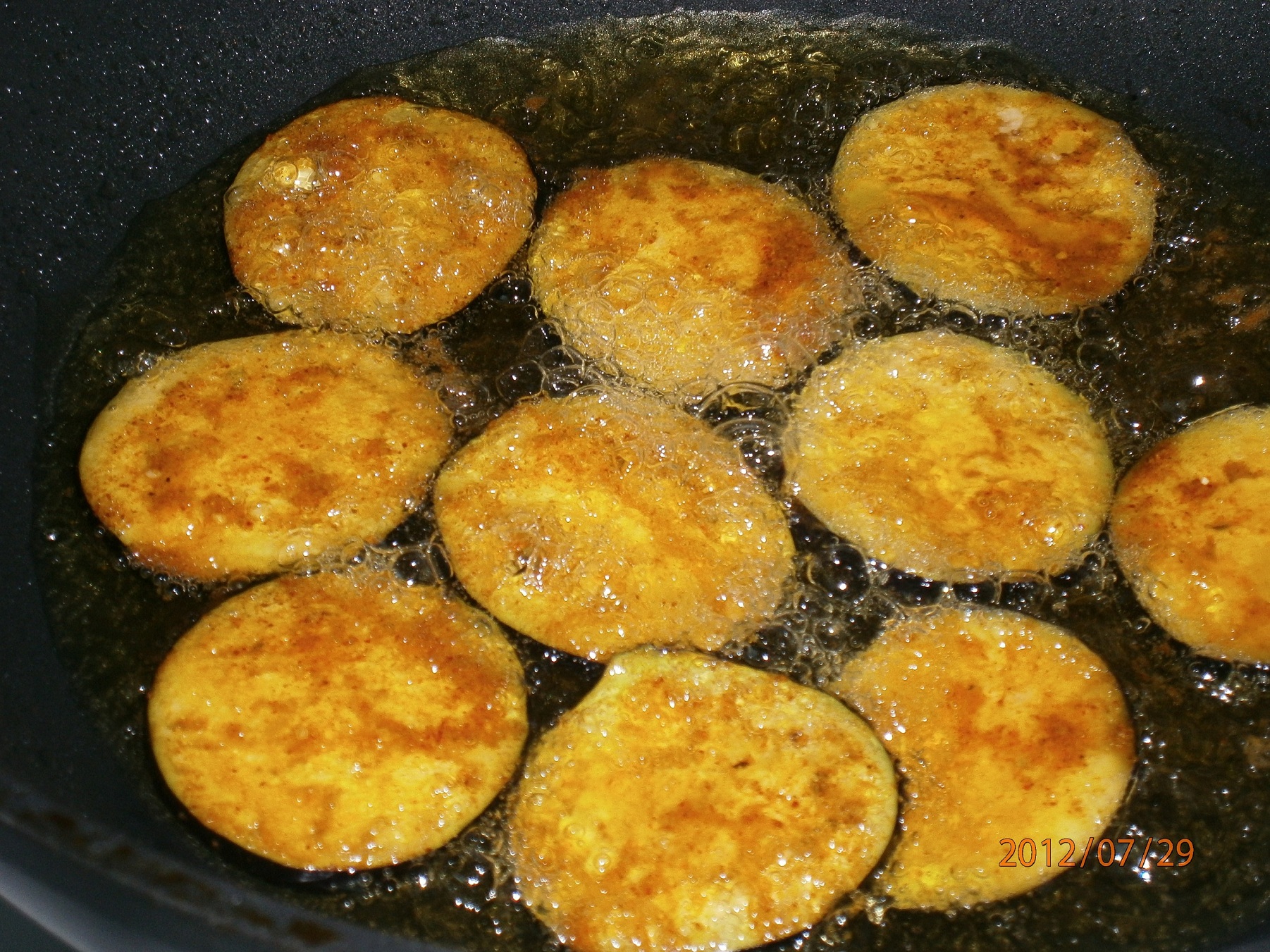 Fried brinjal-Vinete calite (reteta sri lankeza)