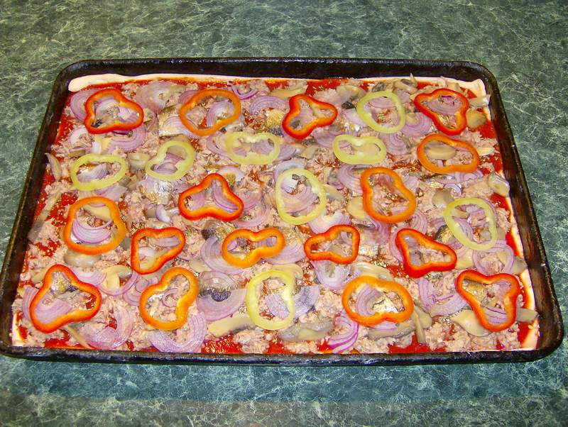 Pizza cu peste