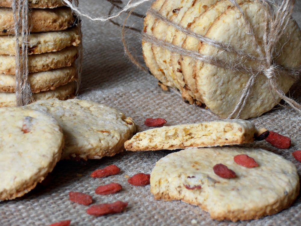 Biscuiti digestivi cu tarate de ovaz si goji