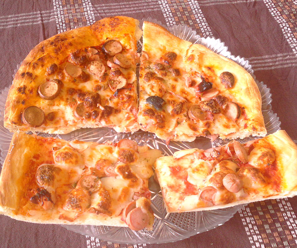 Pizza ca la pizzerie