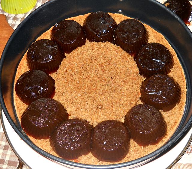 Tort cu mousse de ciocolata si jeleu de cafea