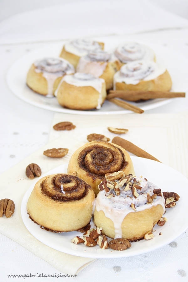 Cinnamon rolls/ Rulouri cu scortisoara