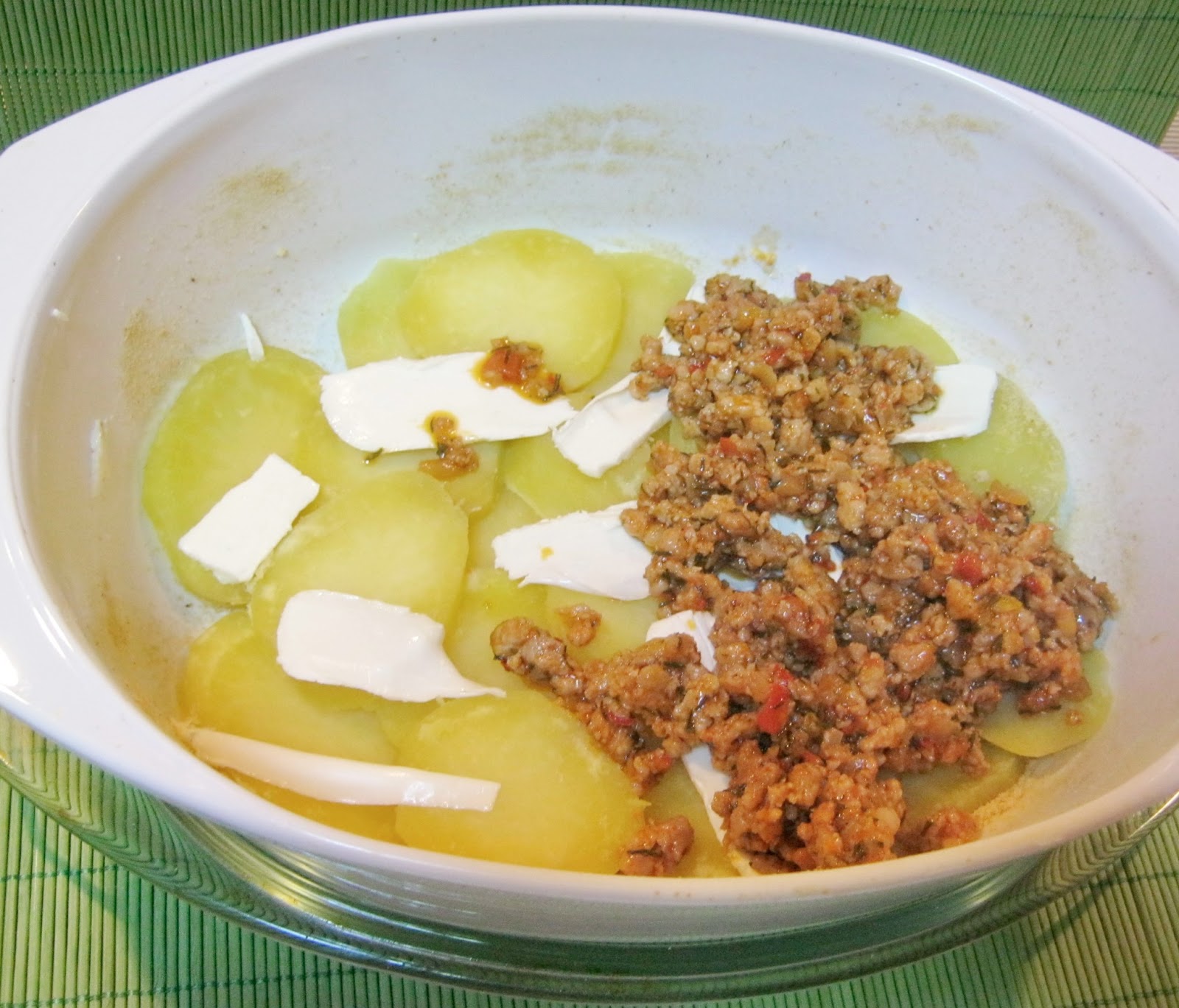Musaca de cartofi cu carne tocata