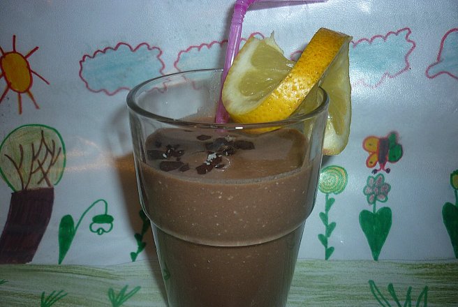 Milkshake cu bautura din soia Joya Schoko si banane