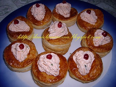 Vol-au-vent cu somon afumat