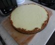 Cheesecake cu blat de biscuiti si banane caramelizate-4