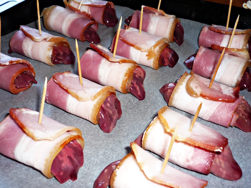 Ficatei inveliti in bacon, la cuptor