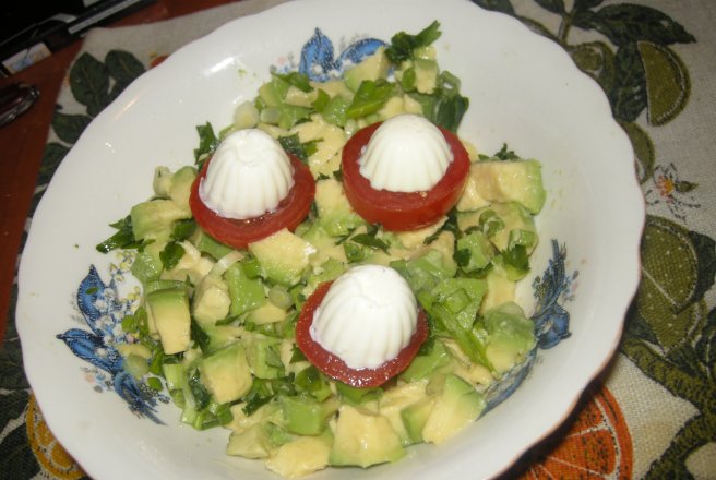 Salata de avocado cu miez de lapte