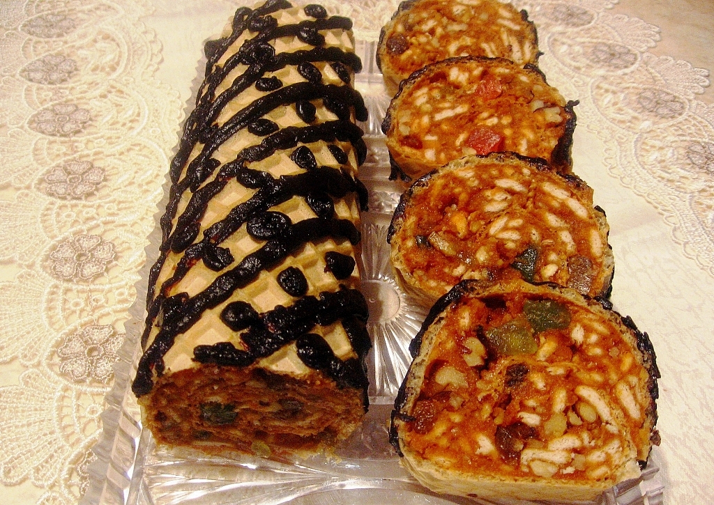 Rulada de biscuiti in foi de napolitana