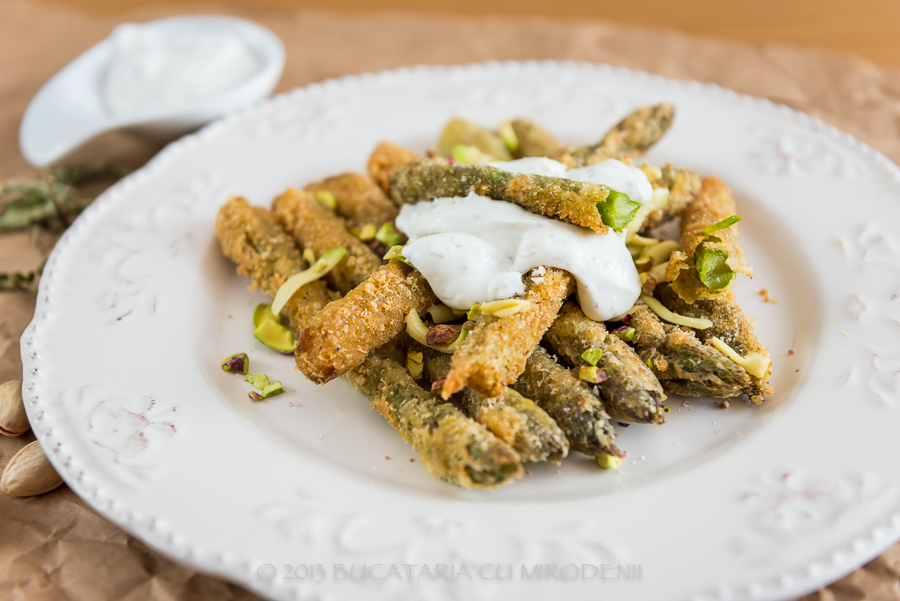 Salata de sparanghel pane in parmezan