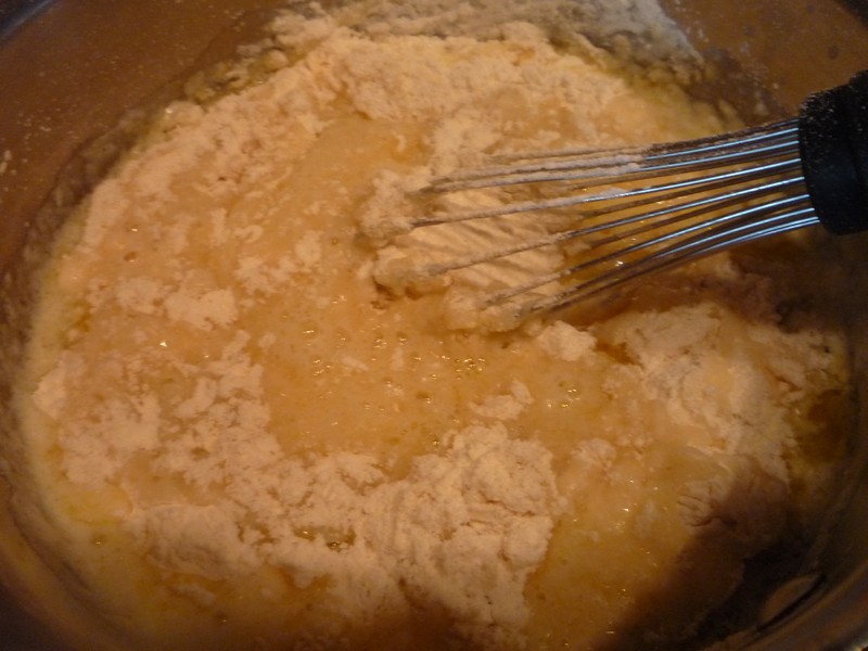 Choux a la creme cu capsuni