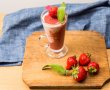 Smoothie cu capsuni, rubarba si salvie-1