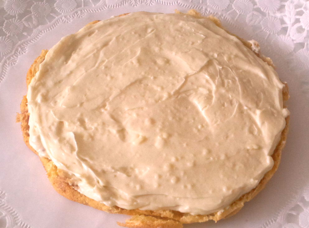 Tort cu crema de vanilie,cocos si zmeura