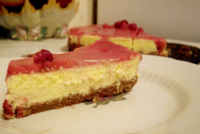 Cheesecake cu zmeura si capsuni