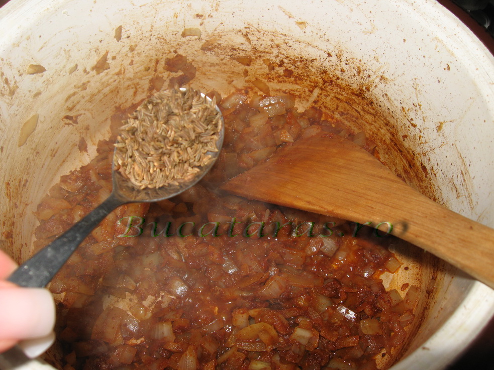 Gulas unguresc cu carne de vitel