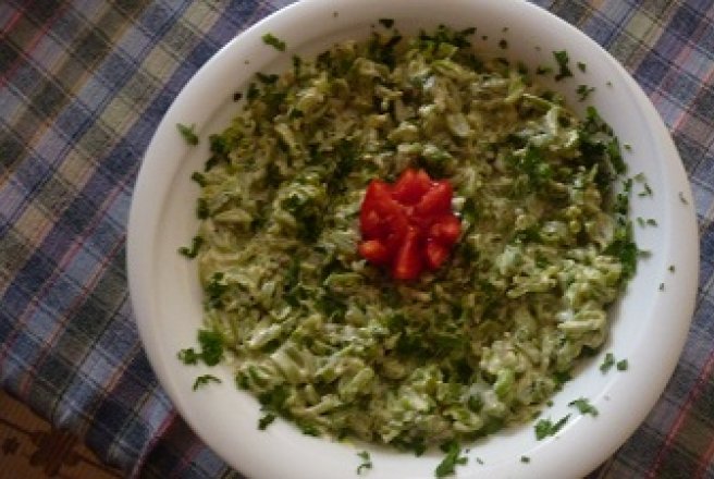 Salata de fasole verde cu maioneza şi usturoi