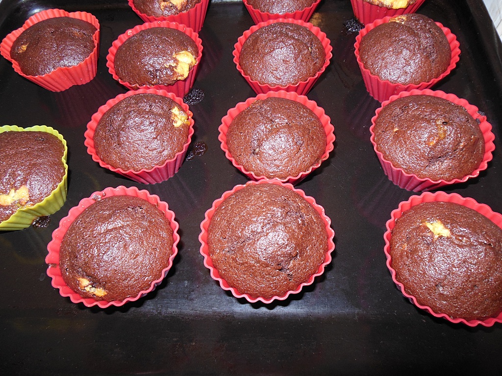 Muffins cu cacao si branza