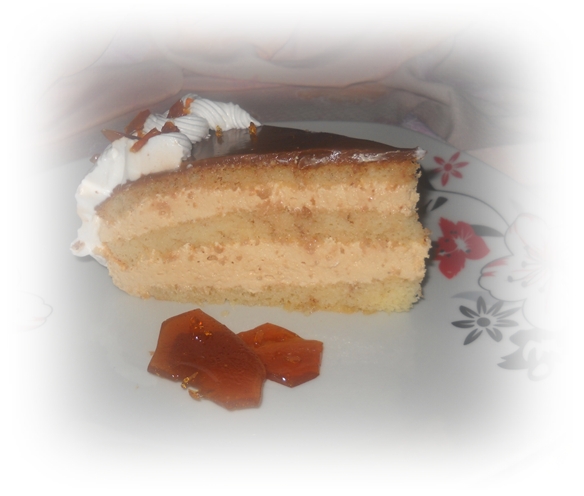 Tort cu mousse de caramel