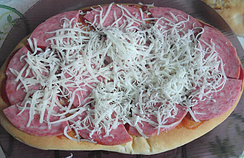 Pizza pe blat de lipie