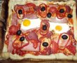 Pizza cu sunca,pastrama de vita si ou-7